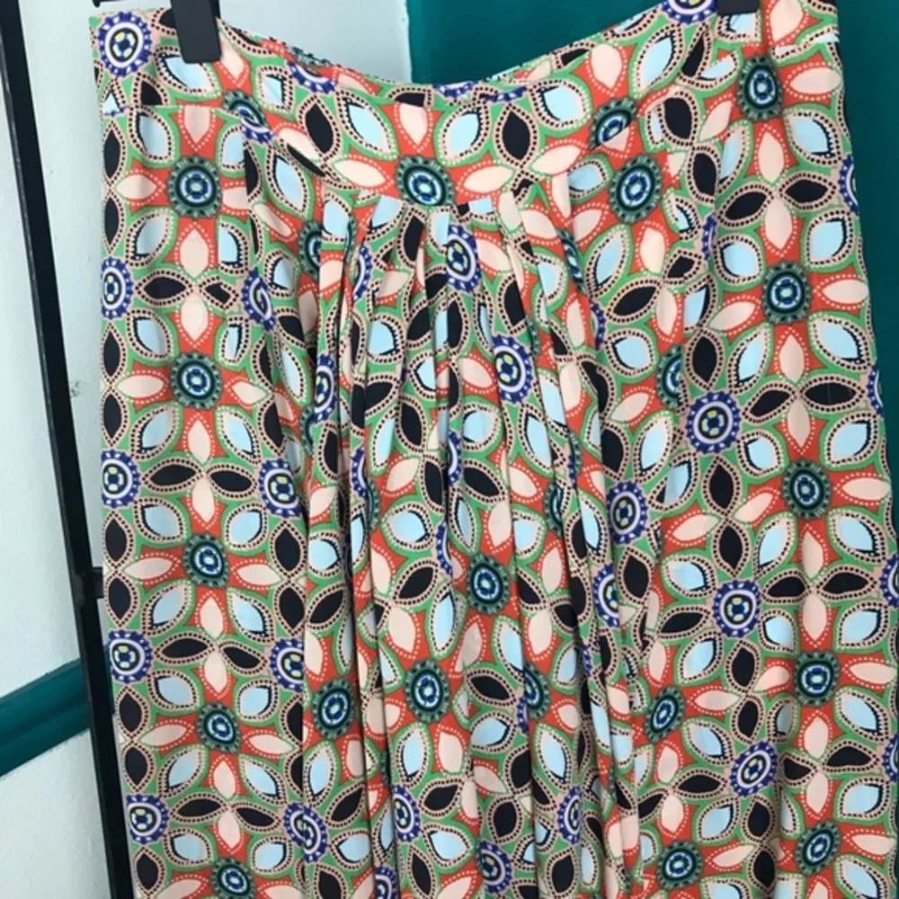 Oliviaceous 2 piece print crop top and maxi skirt - Picture 4 of 8